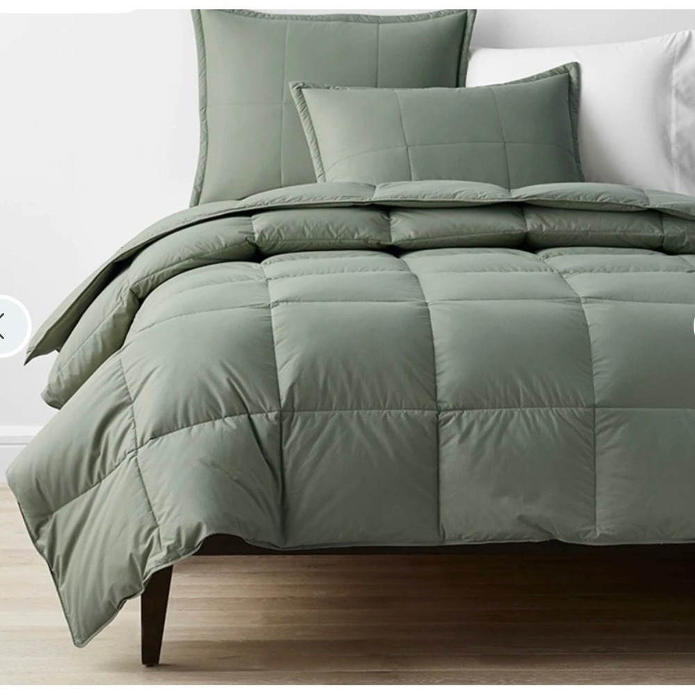 Company Store LaCrosse Down Light Warmth Comforter NWT Thyme Green- Full/Queen